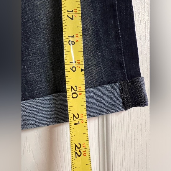 Levi’s Modern Skinny Shorts Size 8 NWT - Picture 3 of 7